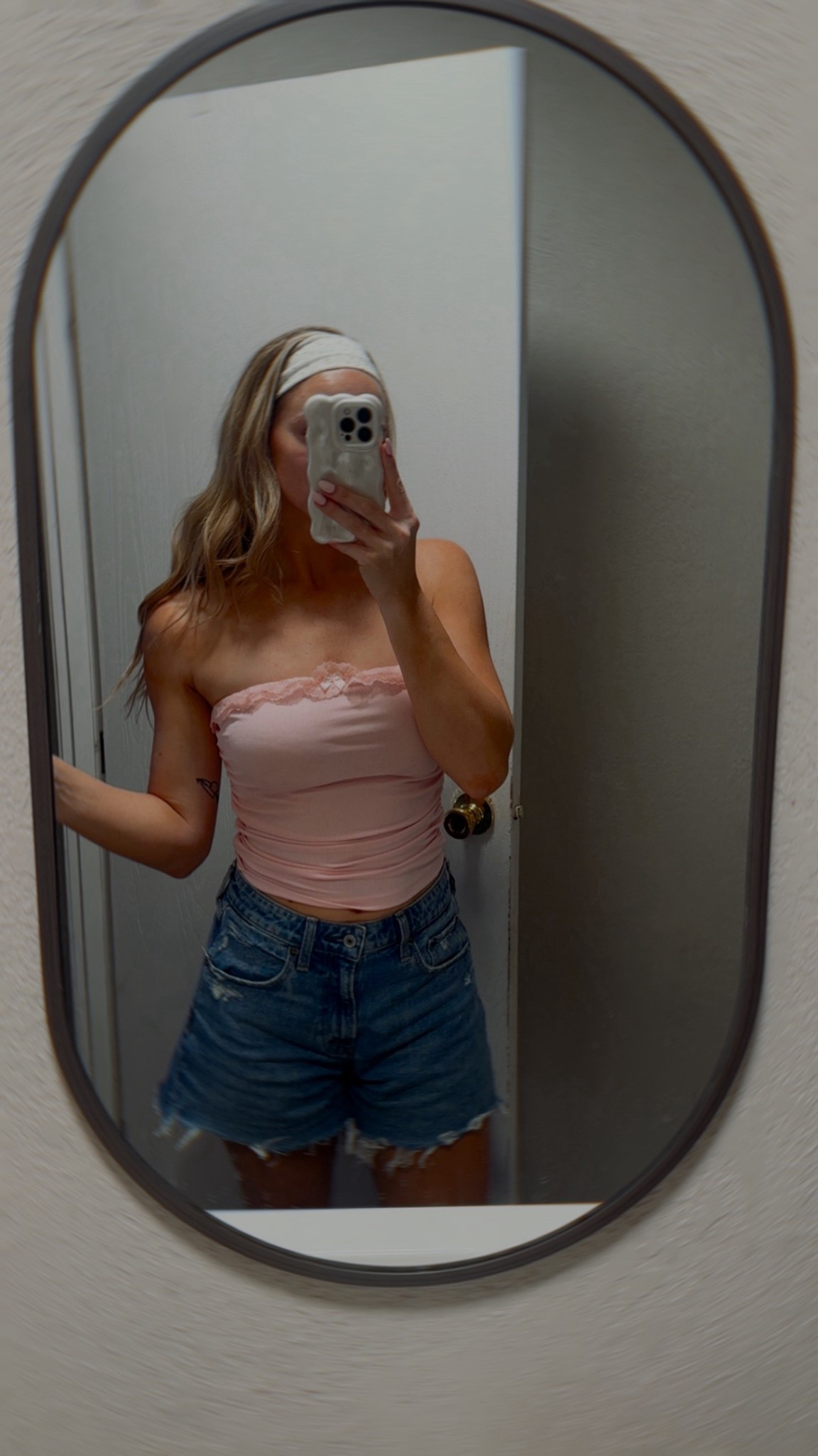 OOTD spring outfits spring fashion 2026 jean shorts denim shorts 

#LTKootd #LTKgrwm #LTKdayinmylife