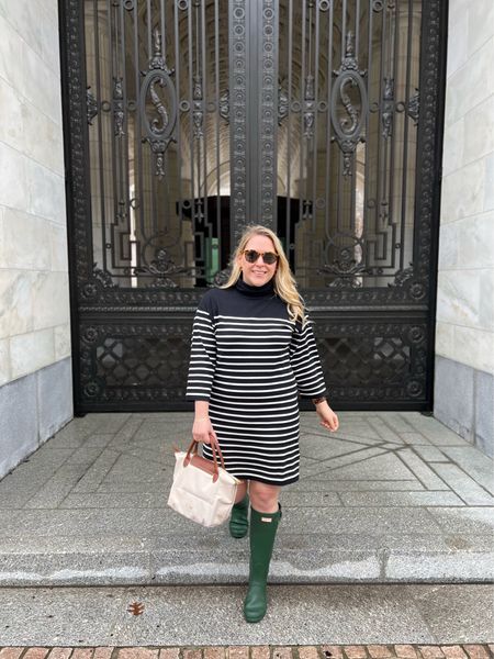 One step closer to the weekend!

A rainy day outfit made of classic closet pieces: 
Dress: Pomander Place by Tuckernuck
Wellies: Hunter
Bag: Longchamp
Sunglasses: Amazon 

#classicstyle #preppystyle #tuckernucking #washingtondc #washingtondclife 

#LTKMostLoved #LTKfindsunder100