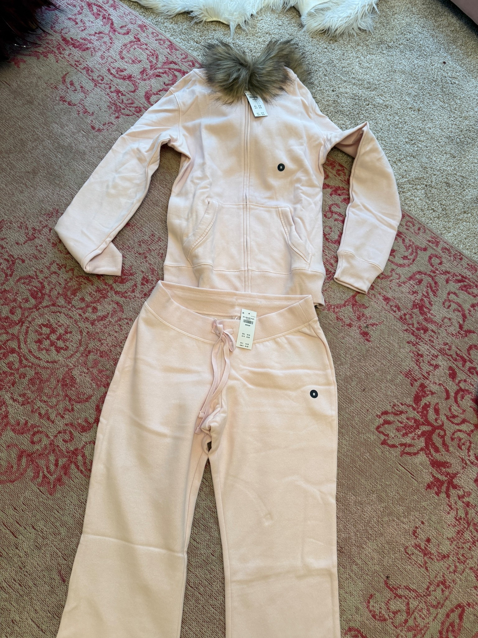 Fur trim hoodie, Hollister hoodie, hollister fur trim sweatshirt, pink sweatset 

#LTKSeasonal