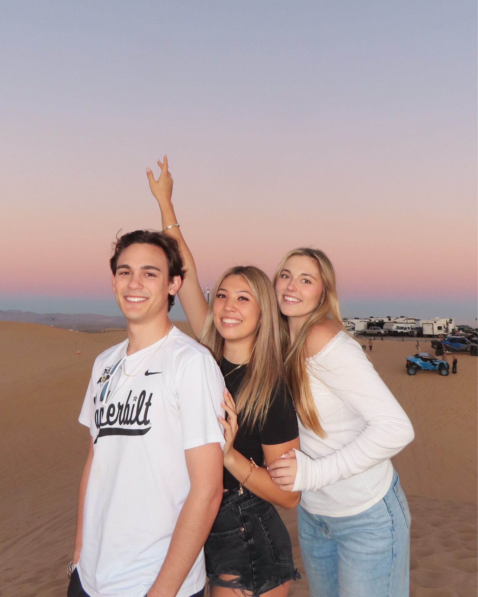 sand dunes outfit! top: zara, shorts: zara (couldn’t find on LTK so i tagged similar)!