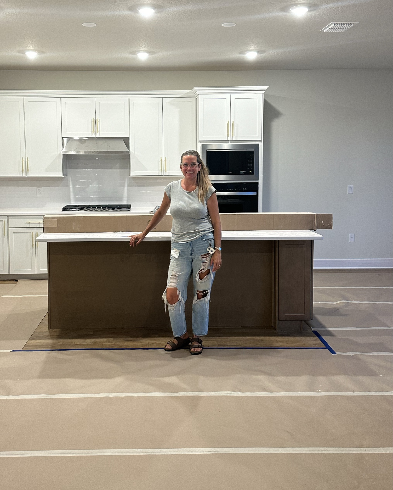 New house 🏡 Weekend vibes 

5’7” 160 - Medium top, size 10 pant 

#LTKStyleTip #LTKMidsize #LTKFamily