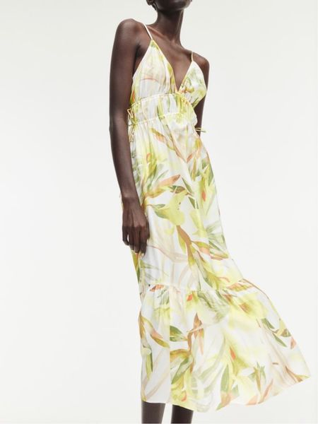 Flowy floral midi dress 

#LTKSeasonal #LTKfindsunder50 #LTKstyletip