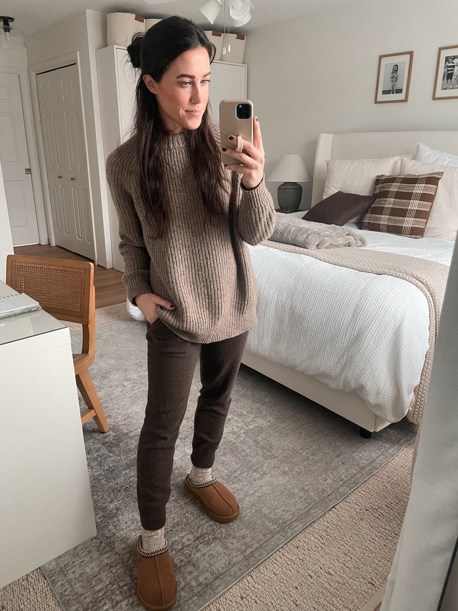 1.1.24
Jenni Kayne sweater XS
Cashmere pants quince small