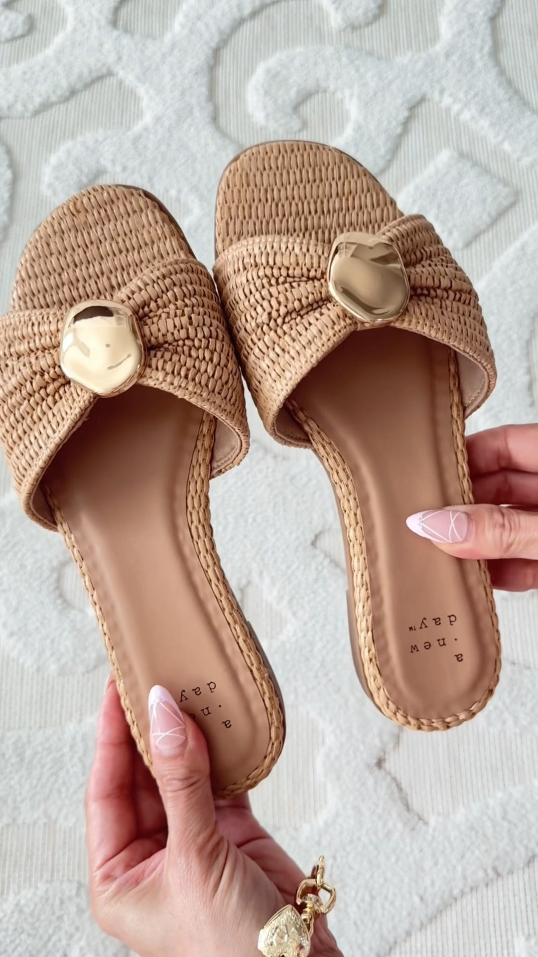 My new favorite sandals! Only $35 and so comfy! 

#LTKSaleAlert #LTKSpringSale #LTKPetite