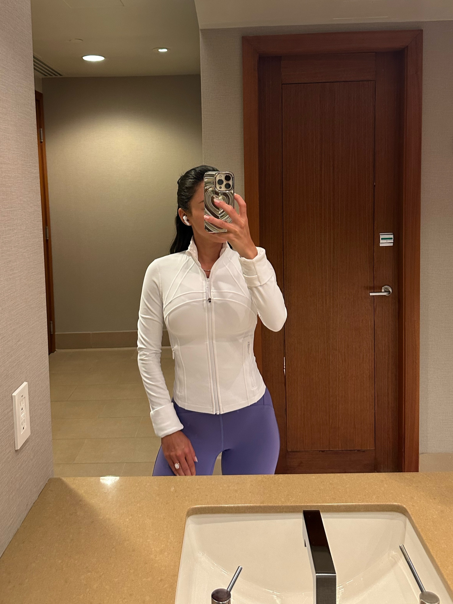 Wearing size 2 jacket
Activewear / workout set


#LTKWatchNow #LTKFitness #LTKActive