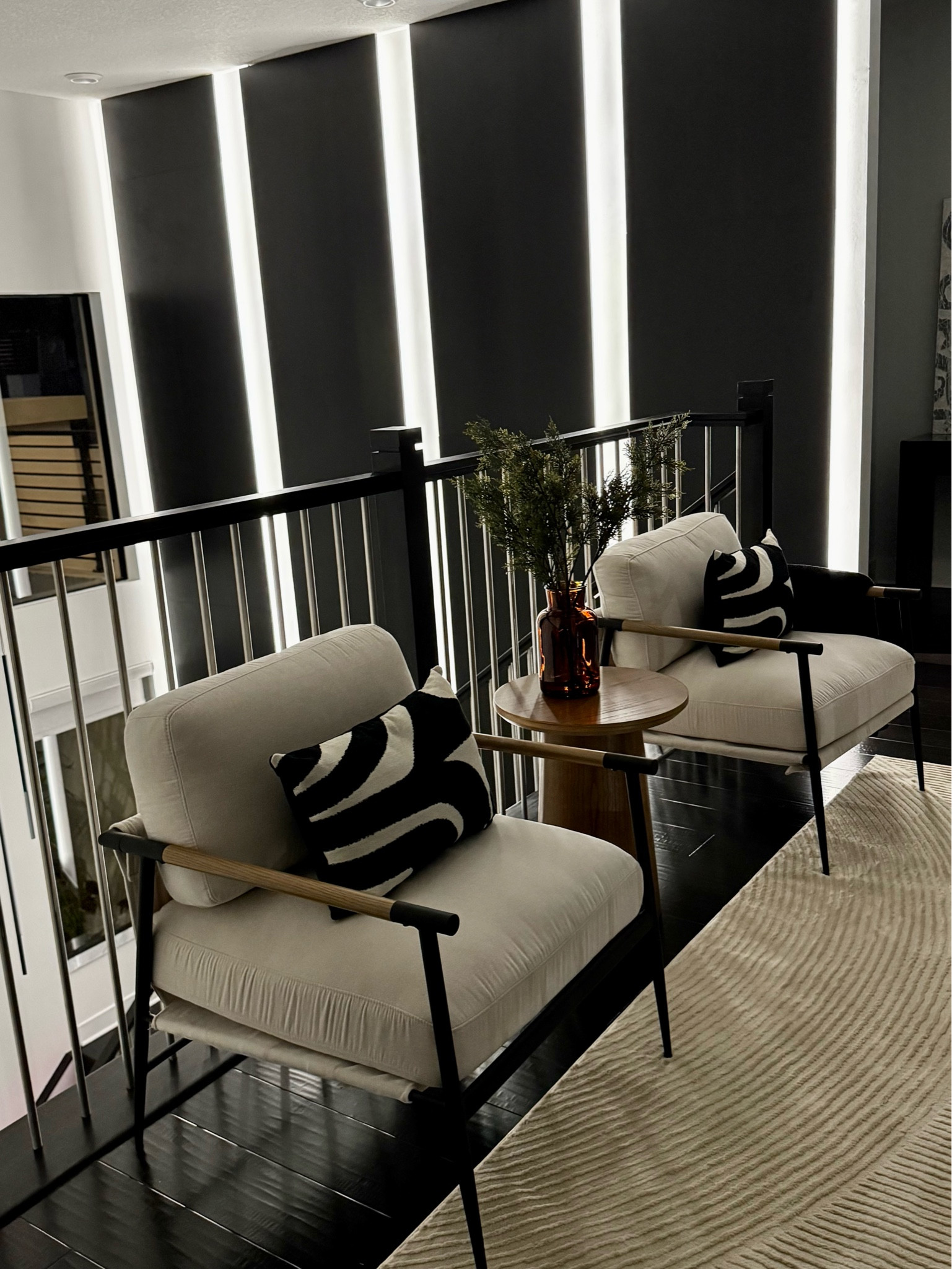 Catwalk remodel 🤍🖤

#LTKFindsUnder100 #LTKHome