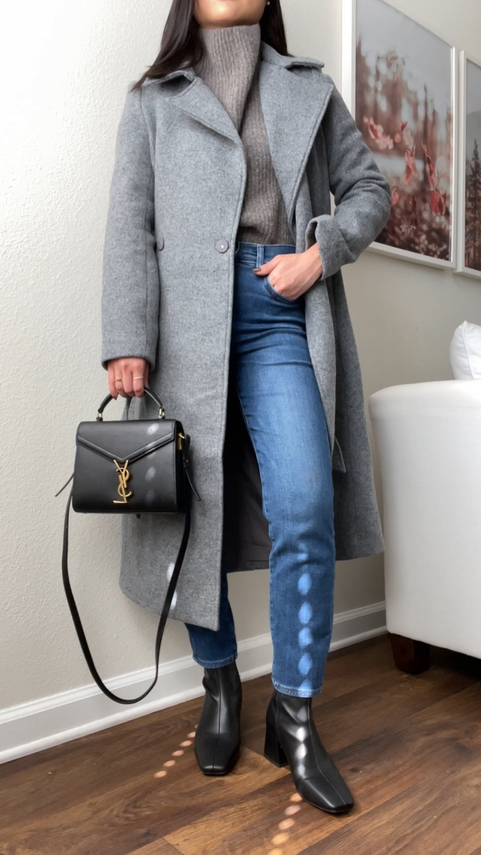 Jeans are sold out from express. Linked similar pair. 

#LTKSeasonal #LTKunder100 #LTKstyletip