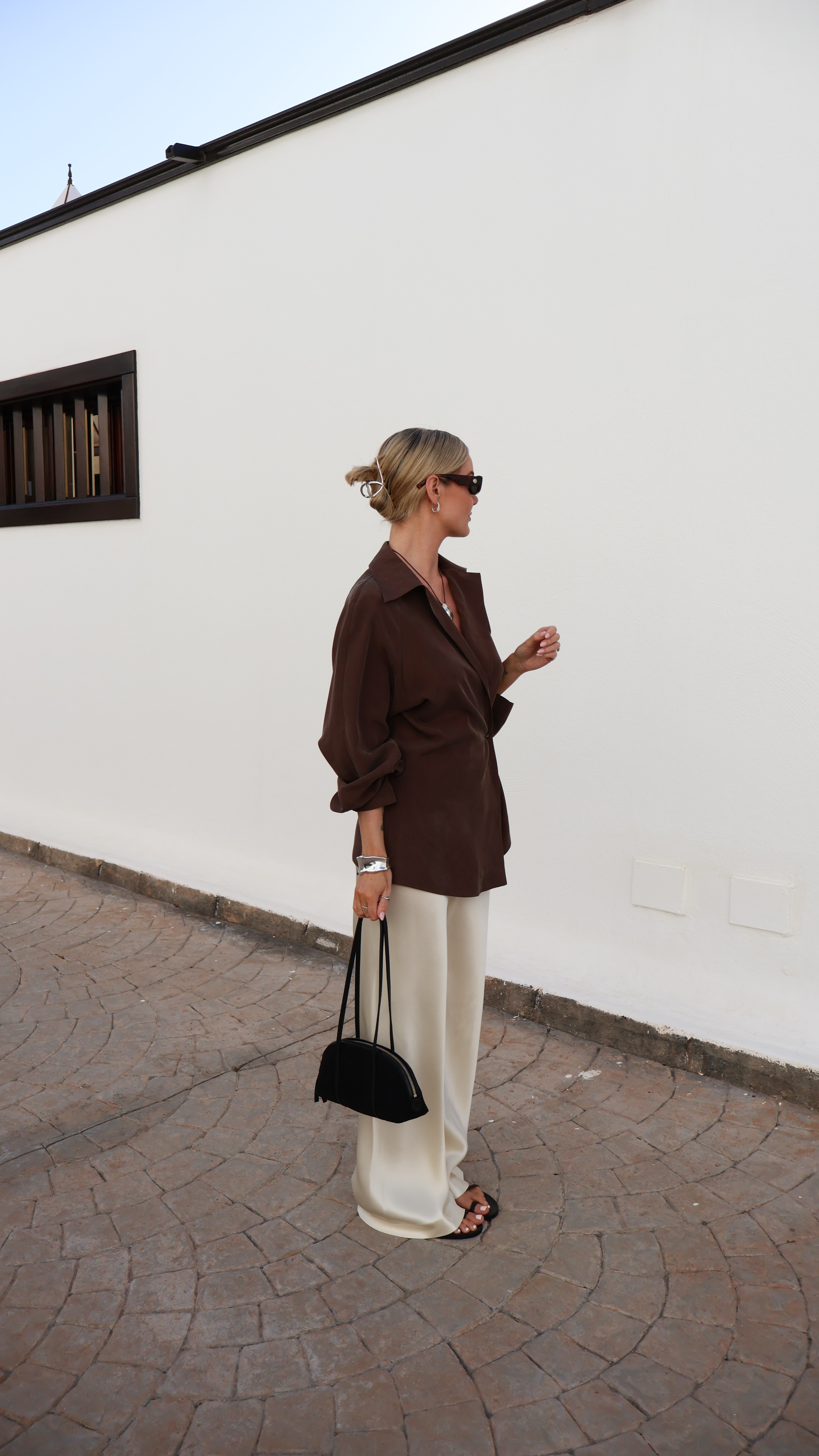 A holiday  look that can take you perfectly from a date day to night 🤎Get 20% OFF With Code:  NLC20
.
.
.
#holidayoutfit #datenightoutfit #springstyle #summerstyle #neutralstyle 