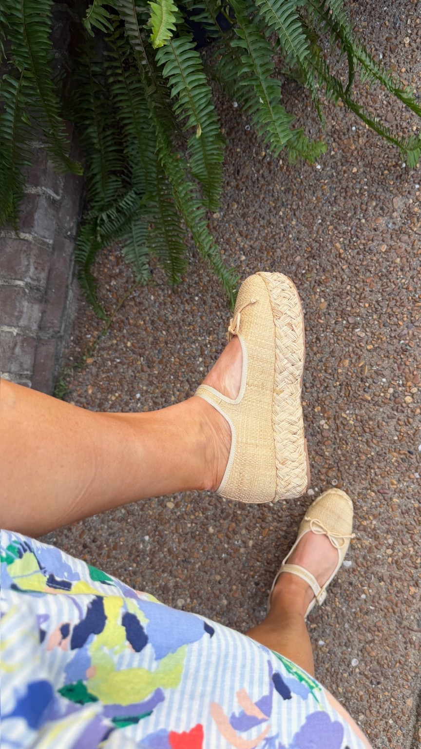 I can’t get enough of these platform Mary Jane’s from Amazon! ✨

#LTKmomlife #LTKootd #LTKgrwm