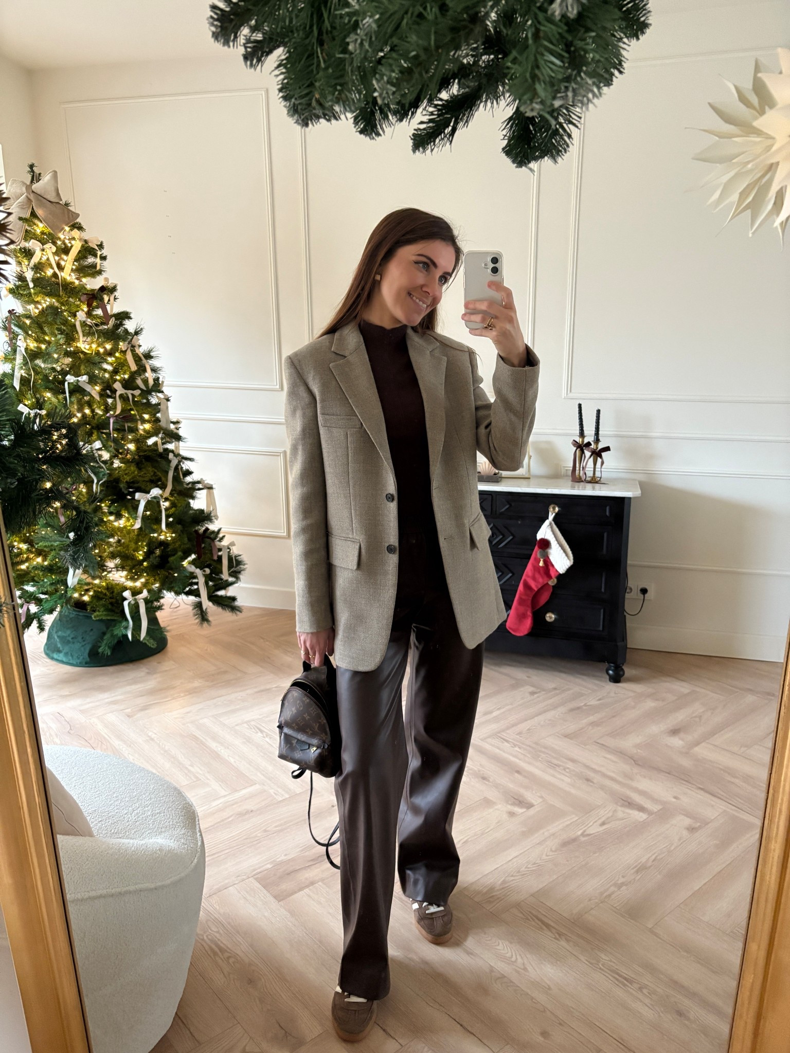 Brown and beige outfit (exact trousers are from Xandres)

#LTKnederlands #LTKworkwear #LTKeurope