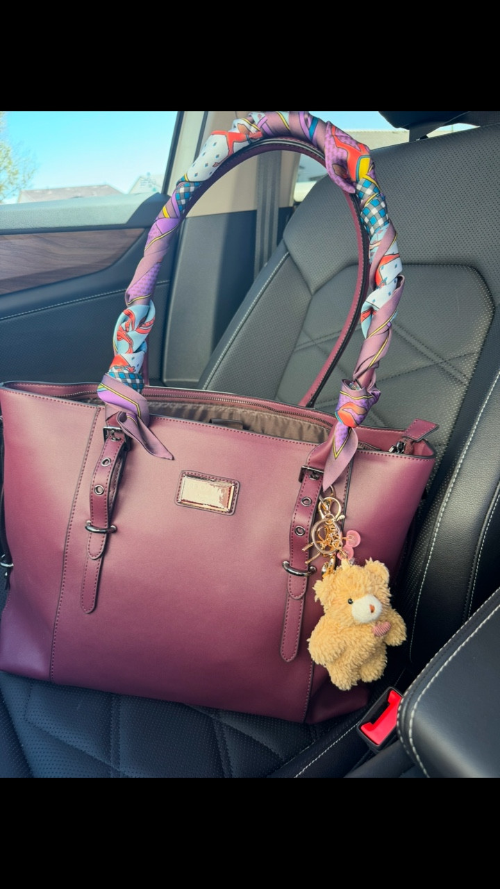 Pack my new laptop bag with me! 💜 This is the year of more coffee shop work dates & I’m so excited to use my new bag!  It was so hard to decide which color to grab 😅

Comment BAG for a dm with the 🔗

#packmybag #laptopbag #amazonfind