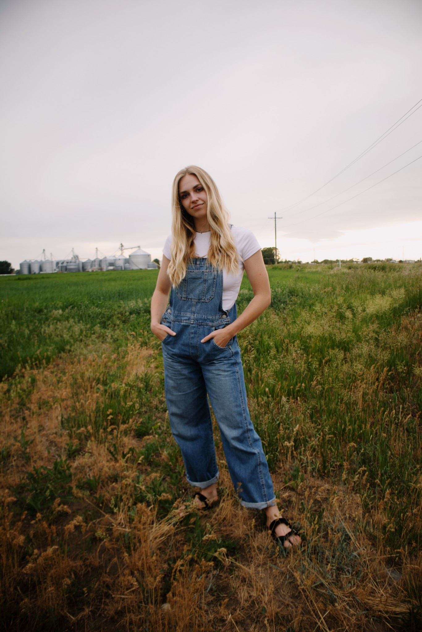 Overalls outfit
Levis overalls
H&M shirt


#LTKFindsUnder100 #LTKgrwm #LTKootd