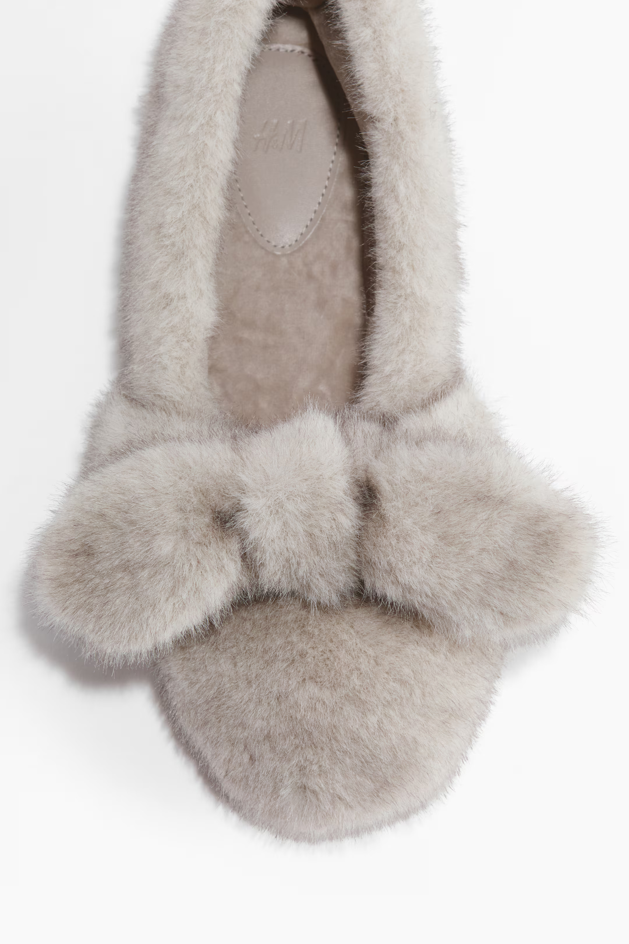 Fluffy slippers | H&M (UK, MY, IN, SG, PH, TW, HK)