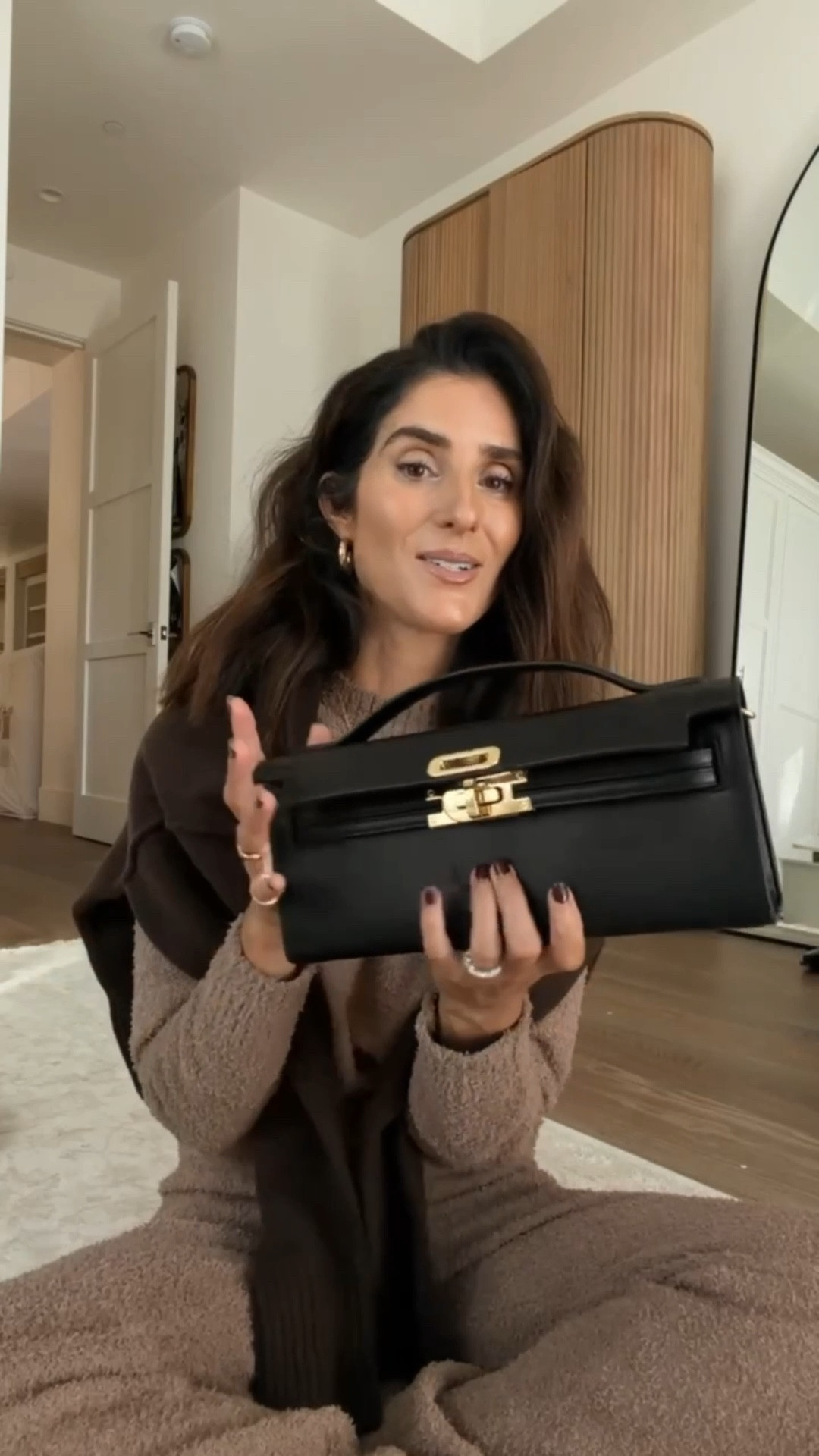 This bag just arrived and I’m loving it! I’m just shy of 5-7” wearing the size small set #stylinbyaylin #aylin #bag #amazon #giftidea 

#LTKootd #LTKBeauty #LTKgrwm