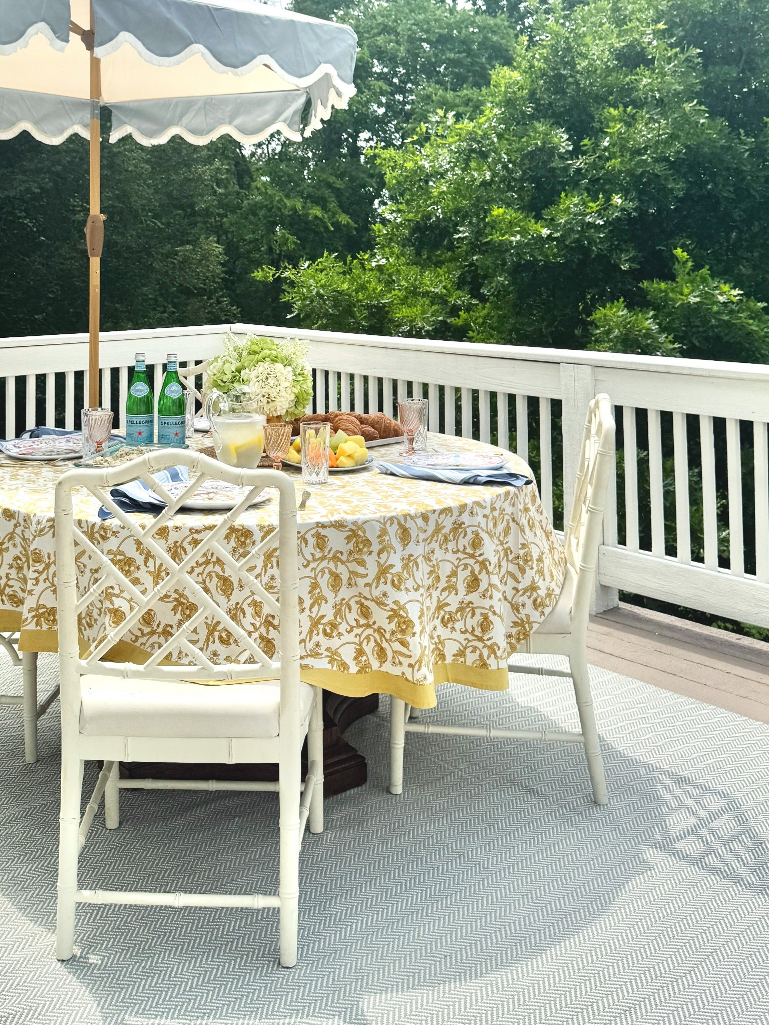 It’s finally time to enjoy this beautiful weather! I’ve set up an al fresco lunch date with some of my favorite timeless and durable pieces from @perigold!

#Perigold @juliskaofficial @mariolucagiusti @annieselke @couleurnature @creative_displays_inc  #juliskaofficial #mariolucagiusti #annieselke #couleurnature #dashandalberthome #creative_displays_inc #ad @shop.LTK #liketkit 