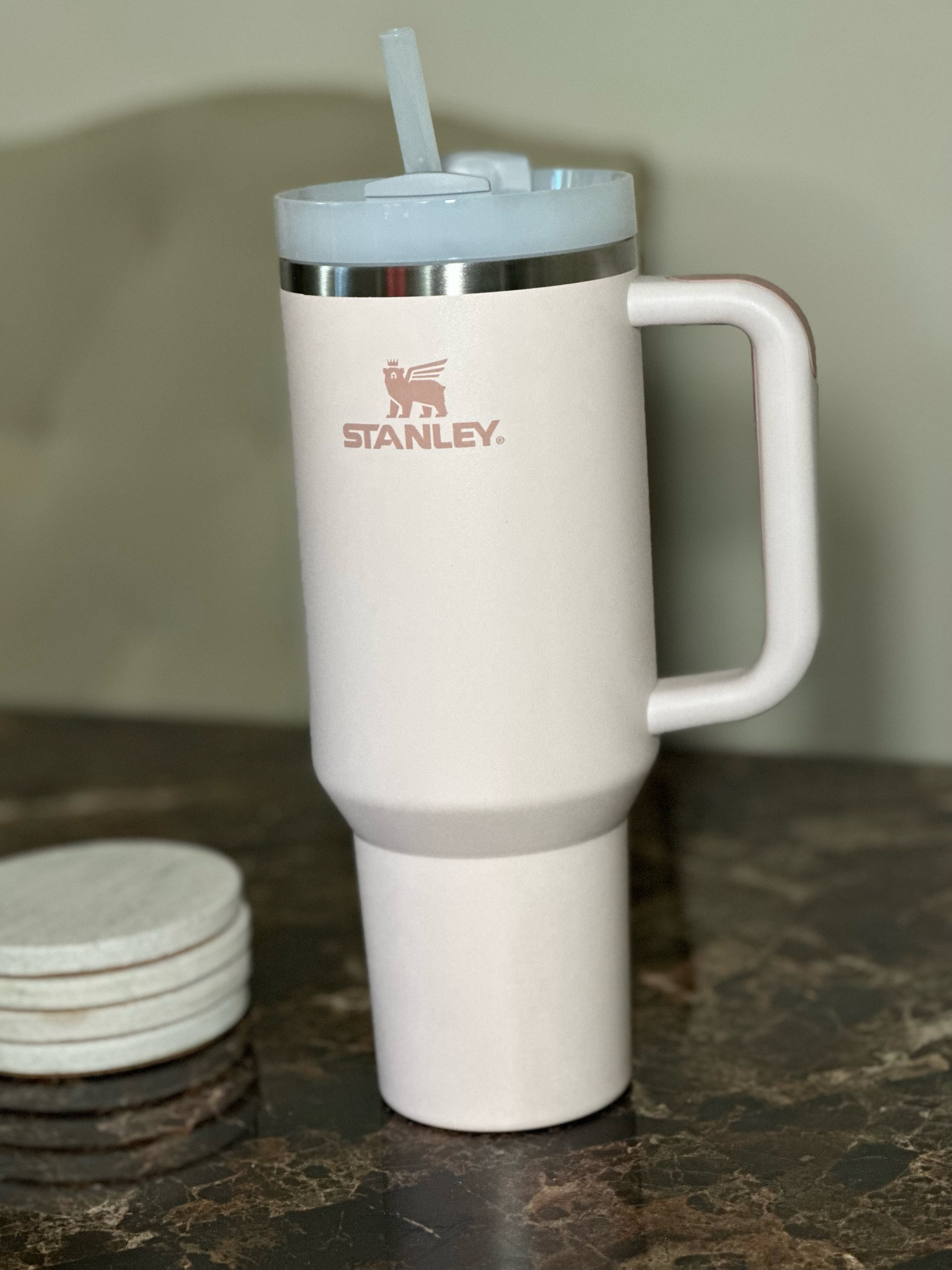 Finally got my hands on the viral Stanley tumbler 🙌🏾🩷 Impressions: very light weight and easy to transport, kept my water cold through the night like it was just filled

#LTKFind #LTKunder100