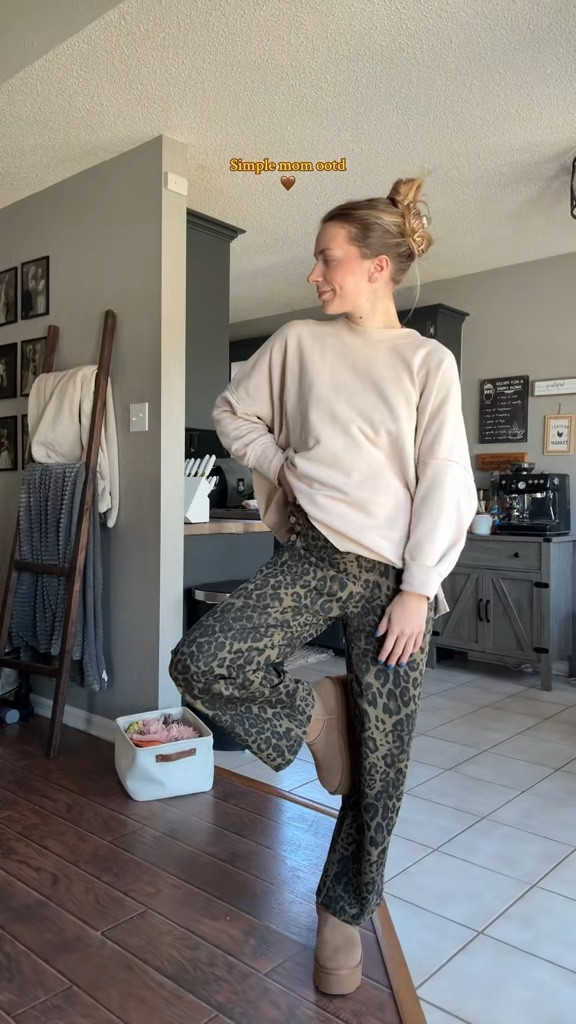 The cutest overalls 🐆

#LTKFindsUnder100 #LTKWatchNow #LTKStyleTip