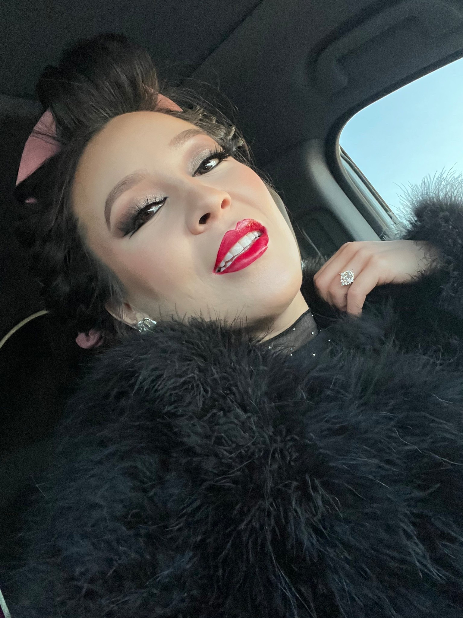 In Vegas for the weekend… Bringing back the FULL glam and BIG lashes 💋 

Wearing:
 @lillylashes Miami Flare 
@maybelline Vinyl Ink in Wicked 💋
@colourpopcosmetics Pretty Fresh foundation 
@fentybeauty contour
@ilmakiage bronzer
@patrickta Not Too Much blush 
@anastasiabeverlyhills brow wiz

#LTKgrwm #LTKBeauty