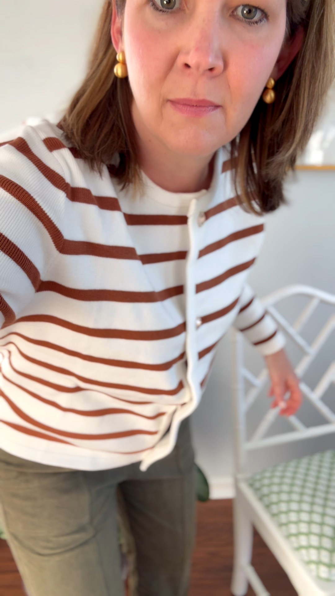 My favorite Amazon sweater and a new order fail! 

Cardigan style, gold earrings



#LTKFindsUnder50 #LTKOver40