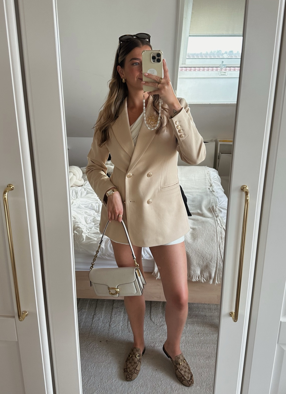 Lovely late summer fit 🤍

Josh V blazer, beige blazer, white top, Mango top, one shoulder top, H&M short, white short, Gucci Princetown, Gucci loafers

#LTKeurope #LTKstyletip #LTKautumn