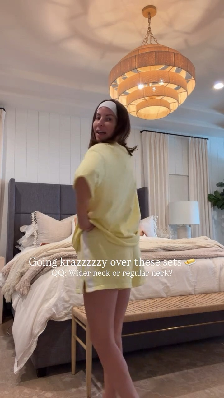 Going krazzzzzy over these sets 🧈 QQ: Wider neck or regular neck?