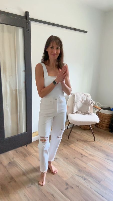 What to wear with white jeans this spring season!!

Putting these outfits in my rotation.
Tried to link as many exact items as possible or at least stay with the same brand as some items are past season.

Feel free to drop a comment if you have any questions!!


#LTKVideo #LTKstyletip #LTKSeasonal