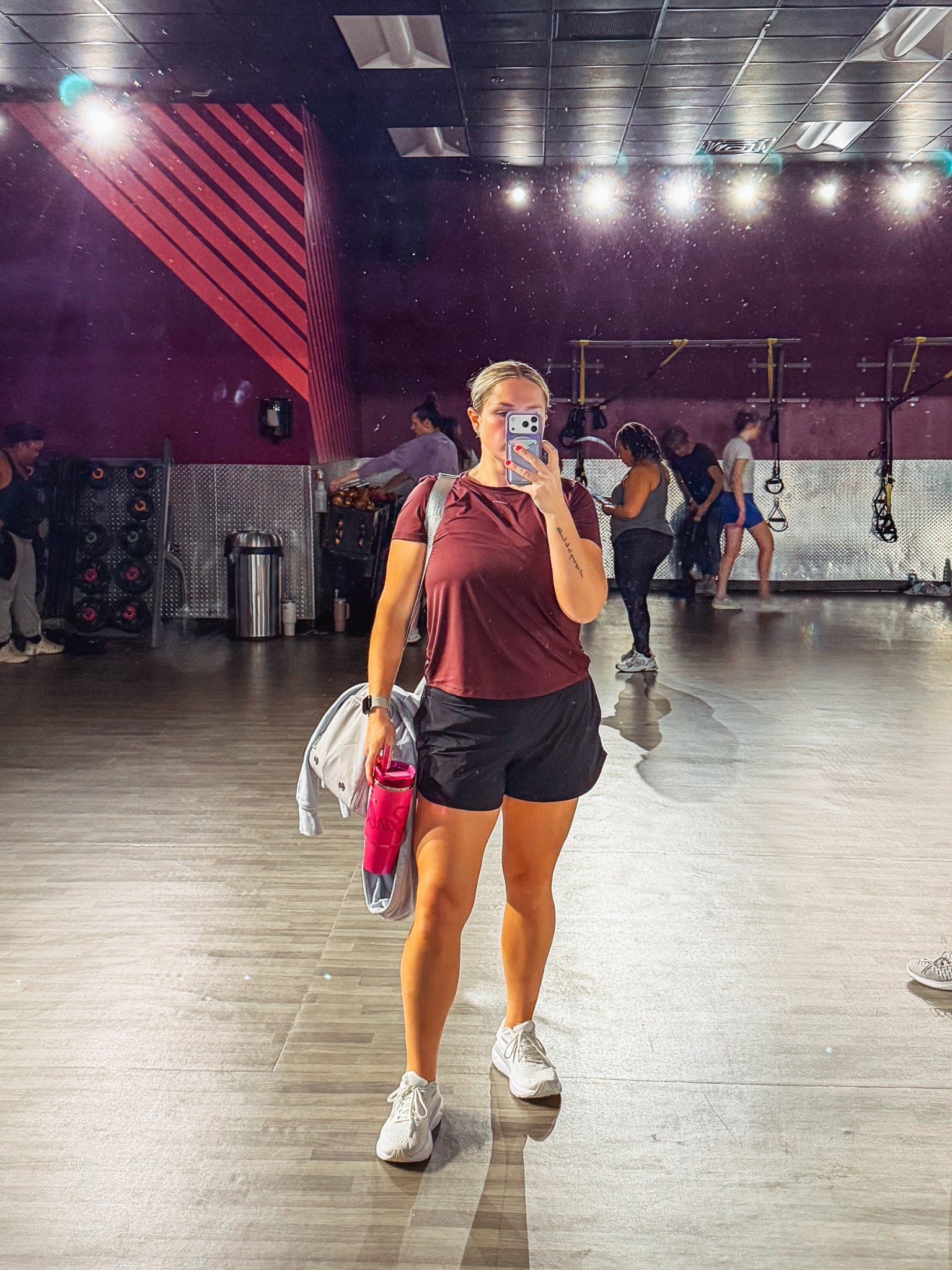 What’s in my gym bag as a half marathon girly 🏃‍♀️✨ Everything I keep with me for long runs, strength days, and staying consistent while training. From must-have gear to the little things that keep me motivated—linking it all for you! 💪💗 


#LTKFitness #LTKFinds #GymBagEssentials #RunnerGirl #HalfMarathonTraining #RunningGear #WhatsInMyBag #GymMustHaves #ActiveLifestyle

#LTKActive