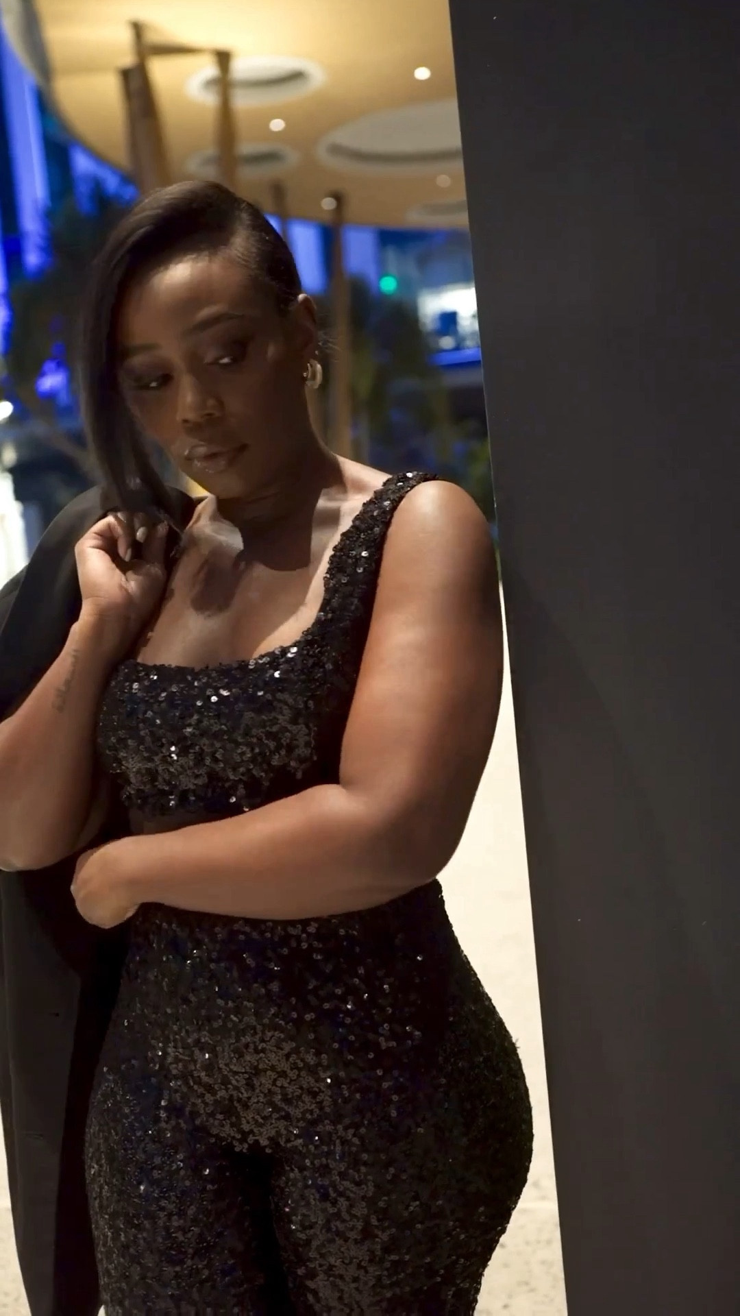 🌸 PRADA PARADOXE INTENSE 🌸 …an ambery fragrance with primary notes of jasmine flower, amber accords & moss accords. Simply marvelous 

#LTKover40 #LTKbeauty