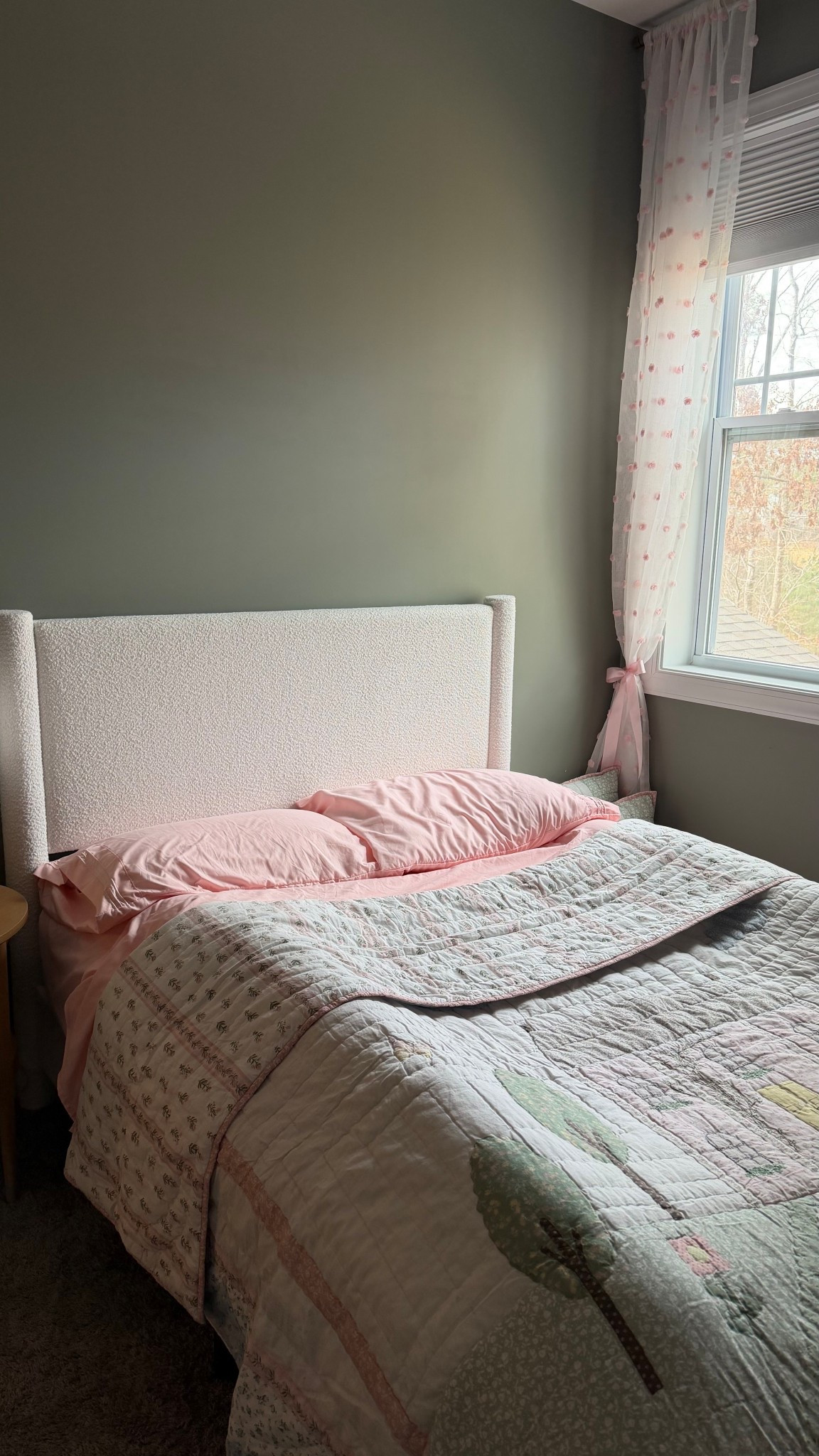 Audrey’s bedding details 