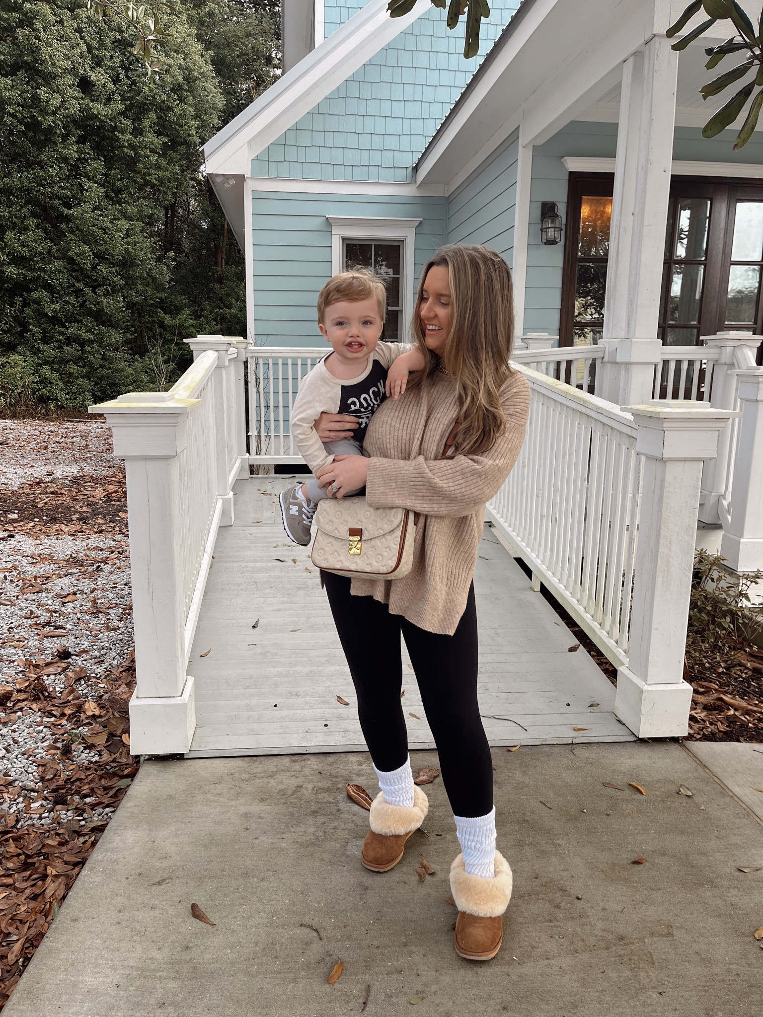 neutral fit, casual style, cozy style , neutral outfit 