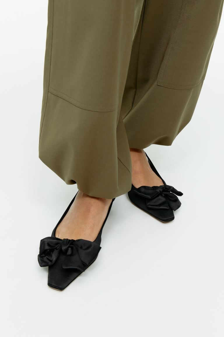 Soft Bow Slingback Pumps - Black - Ladies | H&M GB | H&M (UK, MY, IN, SG, PH, TW, HK)
