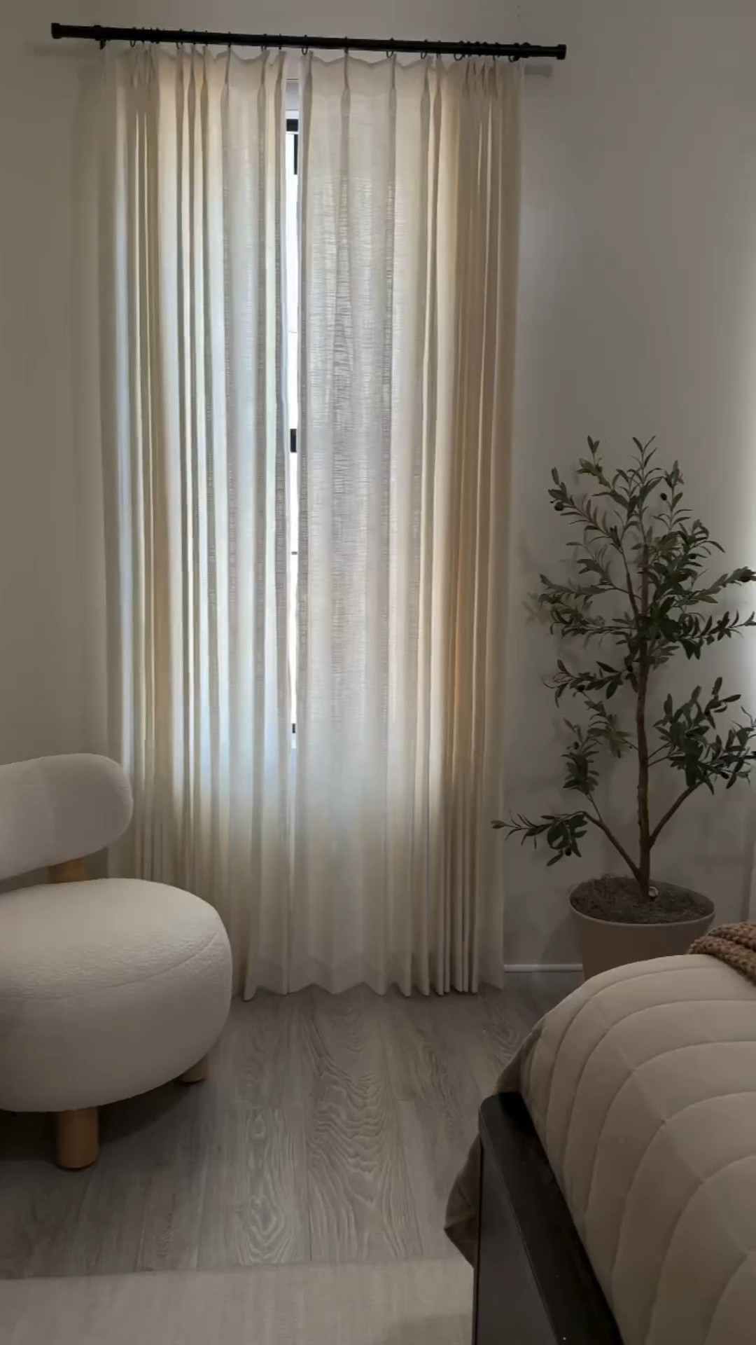 Mis cortinas personalizadas de @homerilla_official completan este espacio.

#home #decoration #homerilla #instagram #contenido