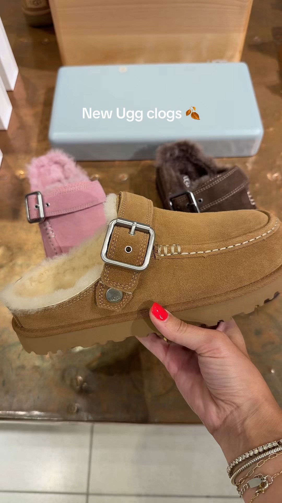 New Ugg clogs 🍂
True to size