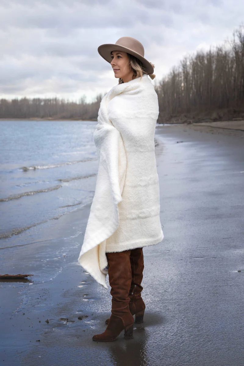 Sea Salt White Cable Knit Extended Throw Blanket | Sunset Snuggles