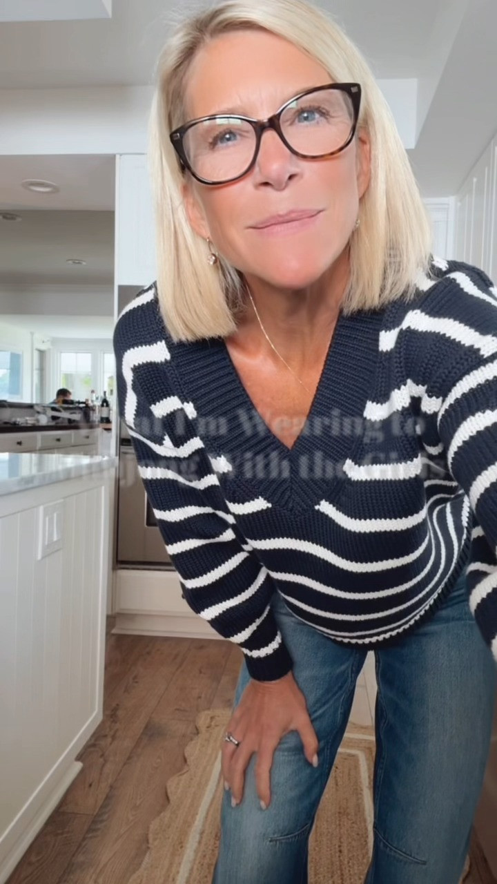 Mahjong with the girls, so obviously I’m going cute AND comfortable. My favorite barrel jeans, a cozy little sweater because I’m always cold, and new loafers I’m already obsessed with. Easy, polished, and exactly what I want to wear for an afternoon with friends.

#LTKdayinmylife #LTKgrwm #LTKootd