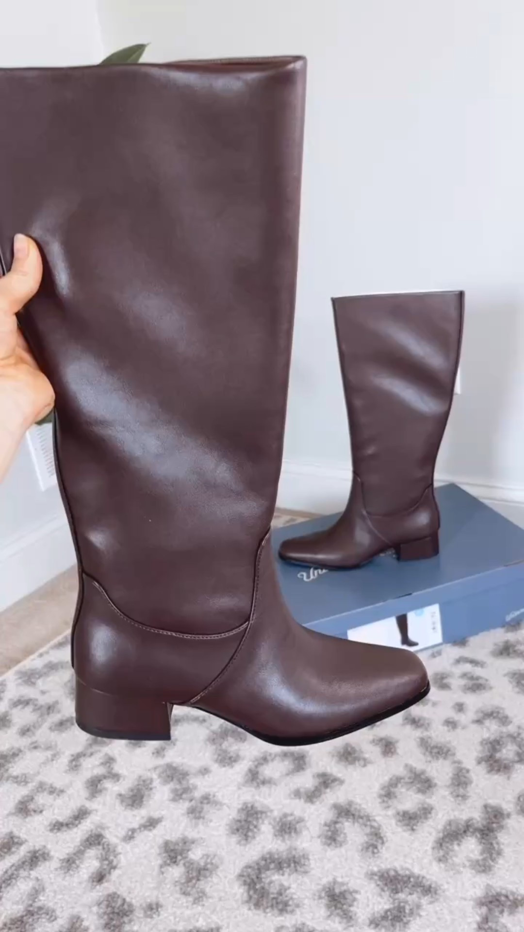 SALE ALERT 🚨 grab these now while they’re 40% off! You will be so glad you did all fall & winter 🙌
I love the heel height on these boots!! Comfort>all else 😉 gorgeous chocolate brown for fall and black!! Wear with faux leather leggings & dresses! 


#LTKSaleAlert #LTKFindsUnder50 #LTKShoeCrush