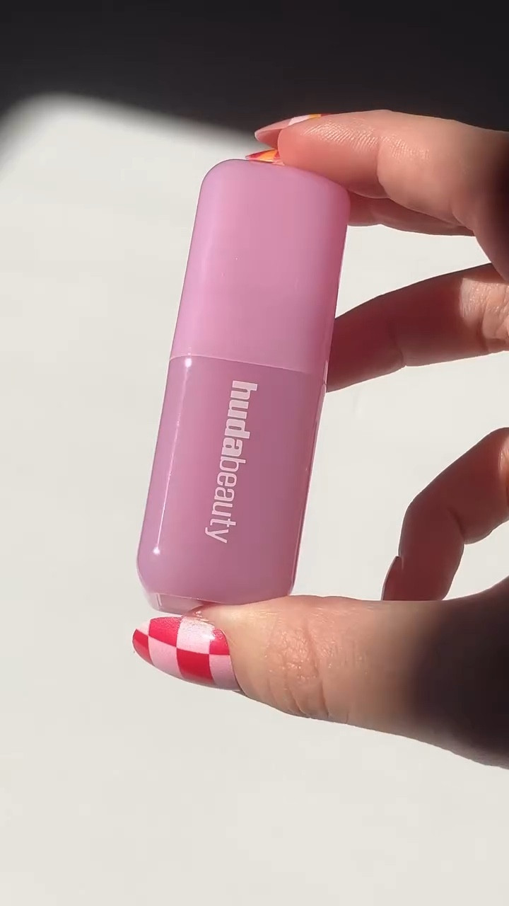 ❤️ @hudabeauty blush filter soft glow liquid blush - ube cream #gifted 

Thank you @skeepers_us and @hudabeauty for sending this blush! 

.
.
.
.

#hudabeauty #skeepers #ugc #beautyugc #makeup #blush