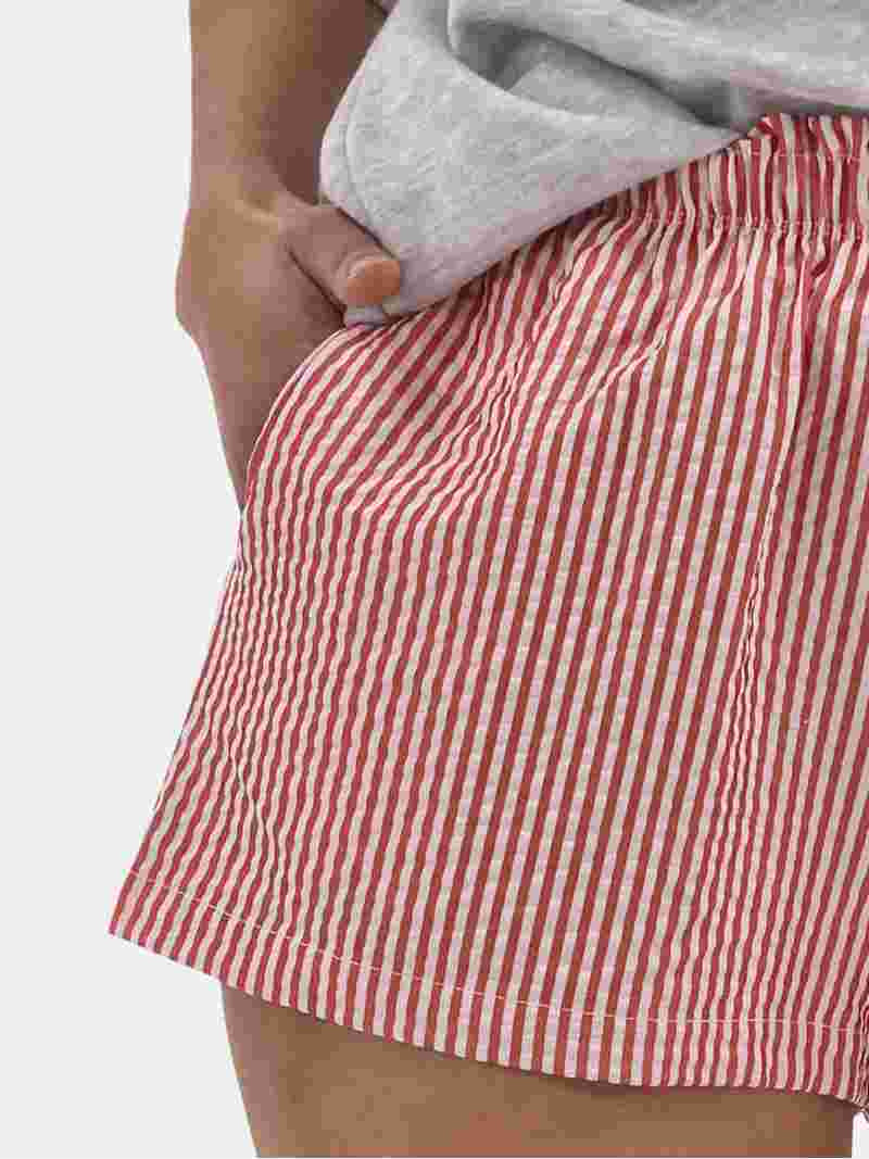 No Boundaries Striped Seersucker Bungee Shorts, 2" Inseam, Women's and Women's Plus | Walmart (US)