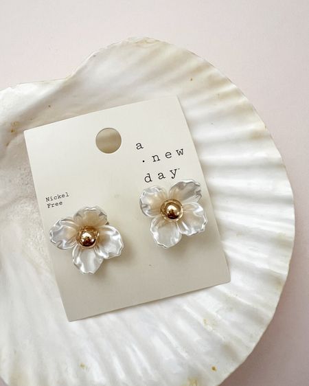 TARGET Spring Earrings are so gorgeous this year and only $7.99 🌸

Vacation Outfit, Target Pearl earrings, Gold Flower stud earrings, pearl necklace, resort wear, Spring jewelry, Easter outfit #LTKover40

#LTKtravel #LTKstyletip #LTKSeasonal