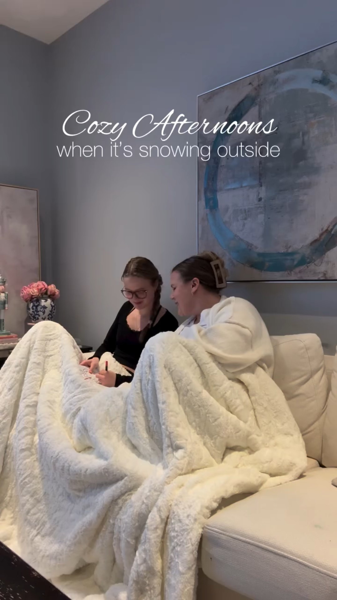 Cozy up with a heated throw blanket from @bearhug_home . It’s both warm and aesthetic! 
I have the king size in White Cloud. #gifted

#cozywinter #aesthetichomefinds #heatedblanket #electricblanket #giftideas #cozygifts #cozygiftideas #comfortablesleep

#LTKhome