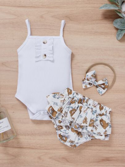 Baby Girl Button Detail Cami Bodysuit & Floral Ruffle Shorts & Headband | SHEIN