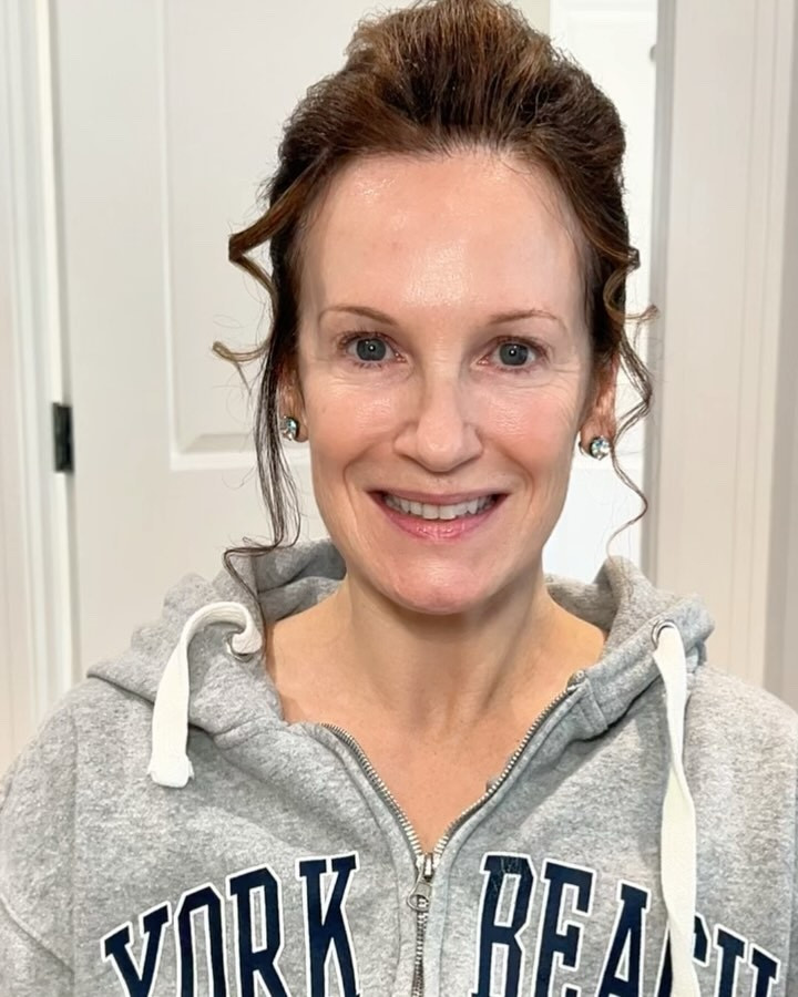 Gorgeous Bride! 👰🏻‍♀️ she wanted a 💙blue smokey eye 💙to make her Beautiful Blue Eyes Pop! And NO false lashes!  PROOF You don’t NEED false lashes for a bold look 🥰
Thanks for trusting me on your special day! 👰🏻‍♀️
Comment SHOP for a DM with all the Products used! 🛍️

@makeupbymario eyeshadow
@smashboxcosmetics primer
@hourglasscosmetics veil skin tint
@diorbeauty blush
@vanitymakeupcosmetics contour
@charlottetilbury powder
@bobbibrown lip

#weddingmakeup#weddingmakeupartist#weddingmakeuplook#smokeyeye

#LTKVideo #LTKBeauty #LTKWedding
