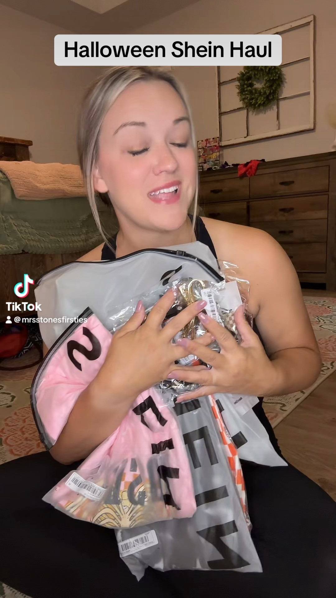 Halloween Teacher haul
5’4”, 155 lbs, size medium 