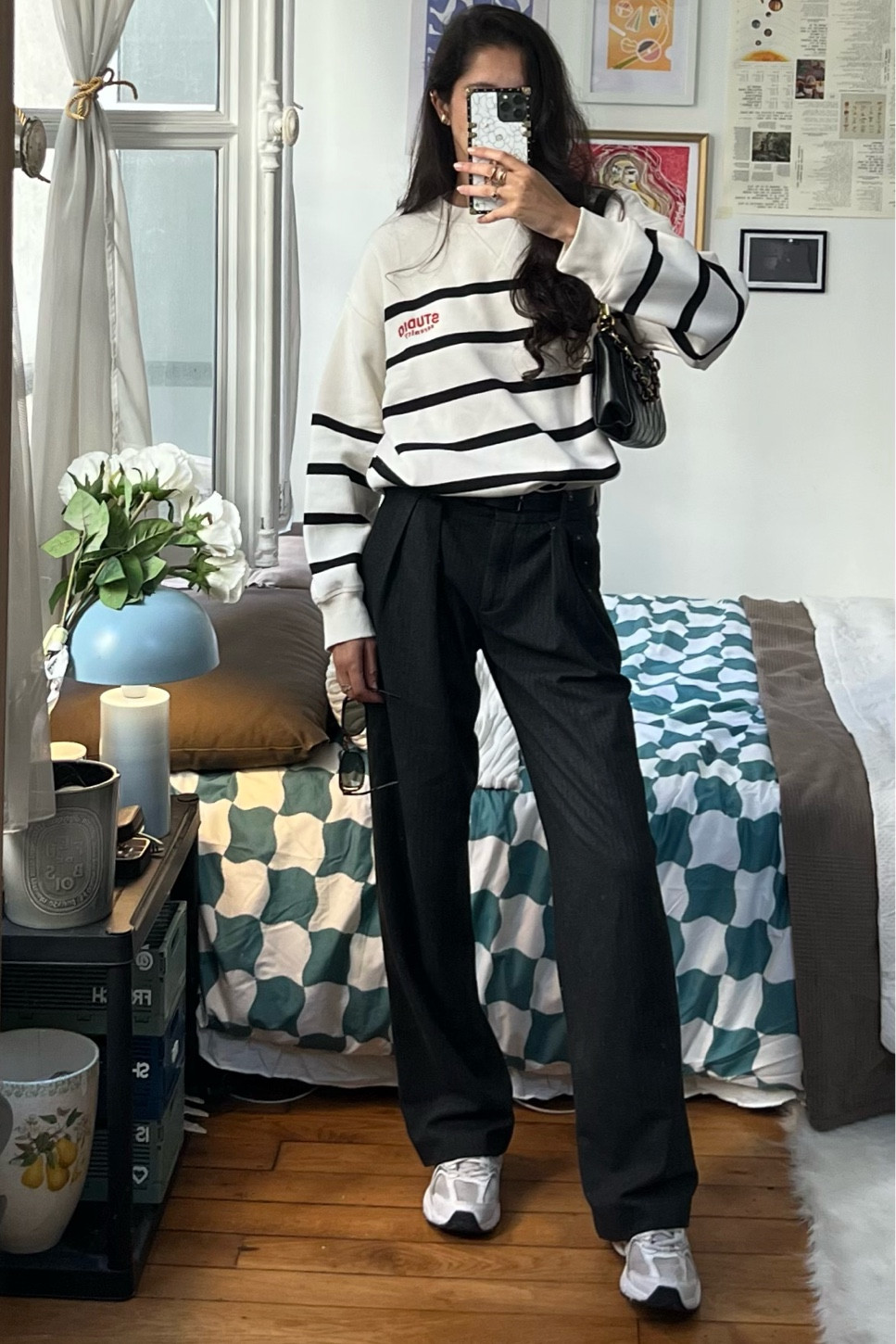 #mariniere #parisianstyle #comfy #frenchstyle #parisienne #largelants #newbalance #minimalism

#LTKunder50 #LTKSeasonal #LTKeurope