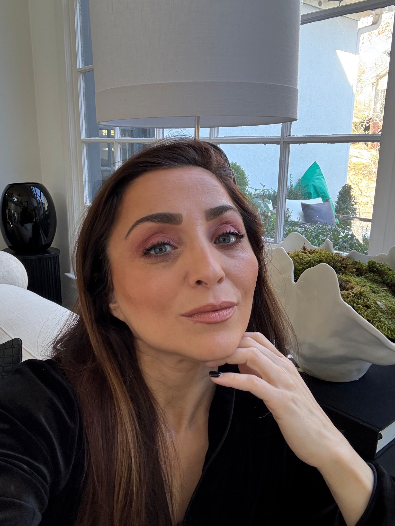 I’m absolutely OBSESSING over this makeup look today! I also woke up with the puffiest under eyes because I stayed up most of the night Bing watching “The Night Manager” 😅 but I honestly sweat by YSL’s pure shot under eye concentrate. It literally de-puffs instantly!