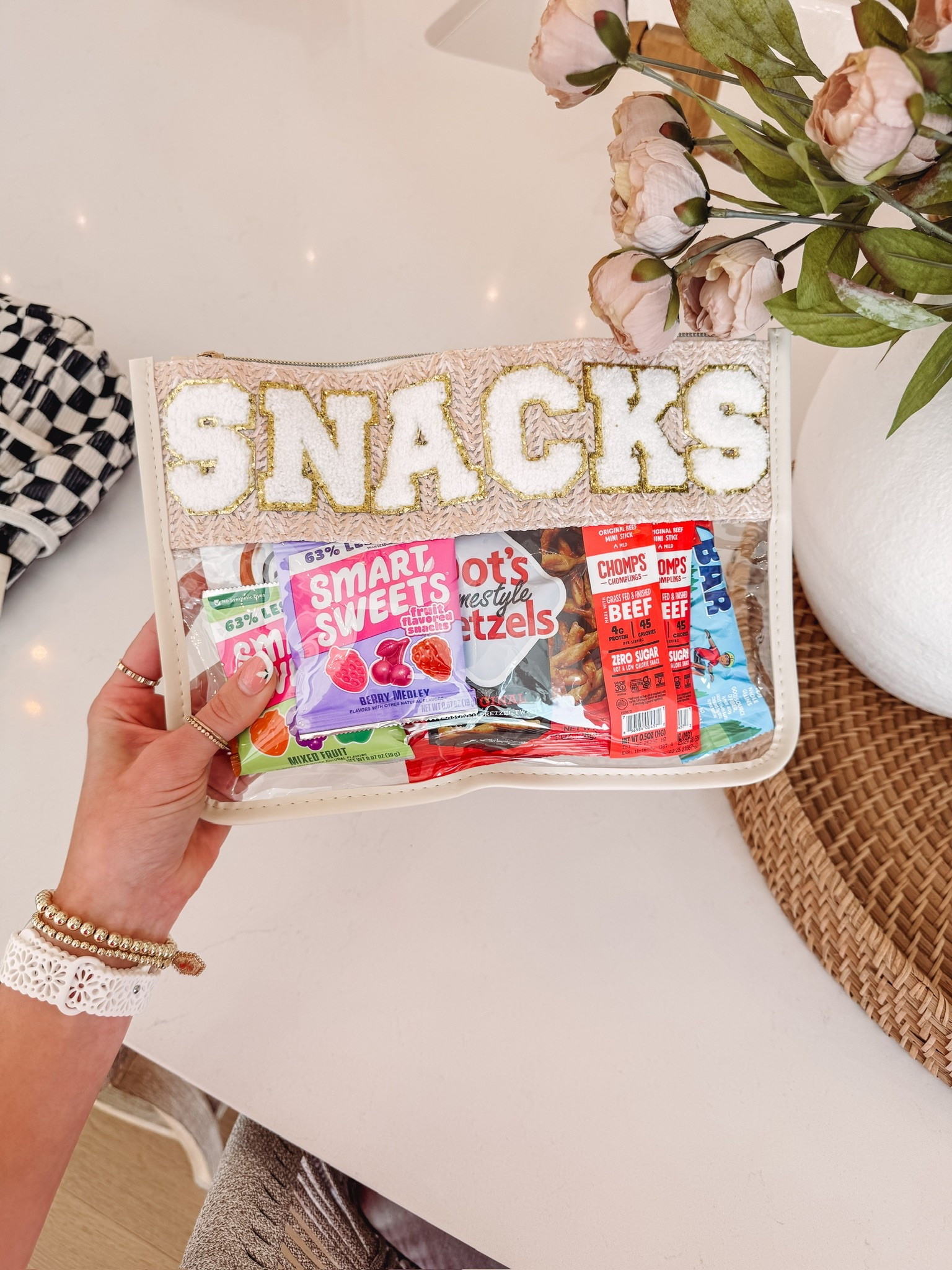 Cutest snack pouch, loaded with our favorite snacks 🤩

Amazon finds, kids, pouch, healthy snacks, travel must haves, favorites

#LTKTravel #LTKKids #LTKmomlife