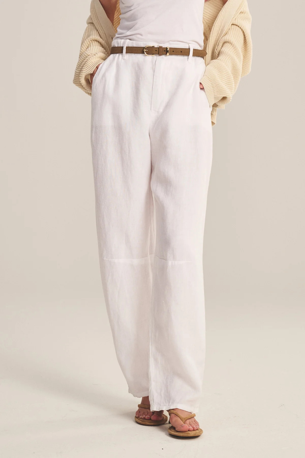 TAYLOR HEAVY LINEN CURVED LEG PANT | Velvet by Graham & Spencer