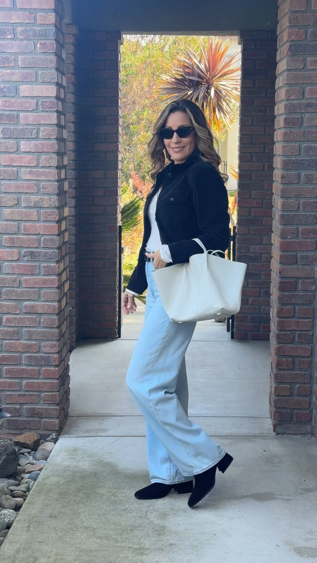 Classic layers, easy cotton linen denim, and a corduroy button down shirt that pulls it all together 🤍
This is my go-to kind of outfit when I want to look put-together but still feel comfortable—simple pieces, clean lines, and timeless staples you can wear on repeat. Perfect for errands, lunch out, or everyday life.
👉 You need these pieces in your closet.

🖤 Shop the full look here.

#LTKStyleTip #LTKFinds #LTKEveryday
#casualchic #classicstyle #everydayoutfit #fashionover40 #stylishandgrateful


#LTKmomlife #LTKTall #LTKootd