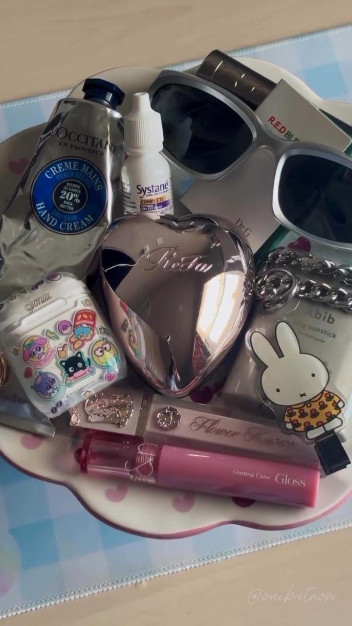 🥣 My Purse Bowl for Spring 2025 ✨

#pursebowl #kbeauty #koreanmakeup #Miffy #AESPA #loccitane #ReFa #Abib #FlowerKnows #drg #Sonix

#LTKSummerEdit #LTKFindsUnder50 #LTKBeauty