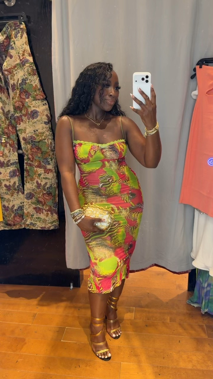 Wearing a L in this colorful, MIDI dress from AKIRA and I love how fitted and sexy it is. I will say that I think I need an xlarge, but you let me know what you think!

the dress is not sold online, linking something similar or you can shopping store.